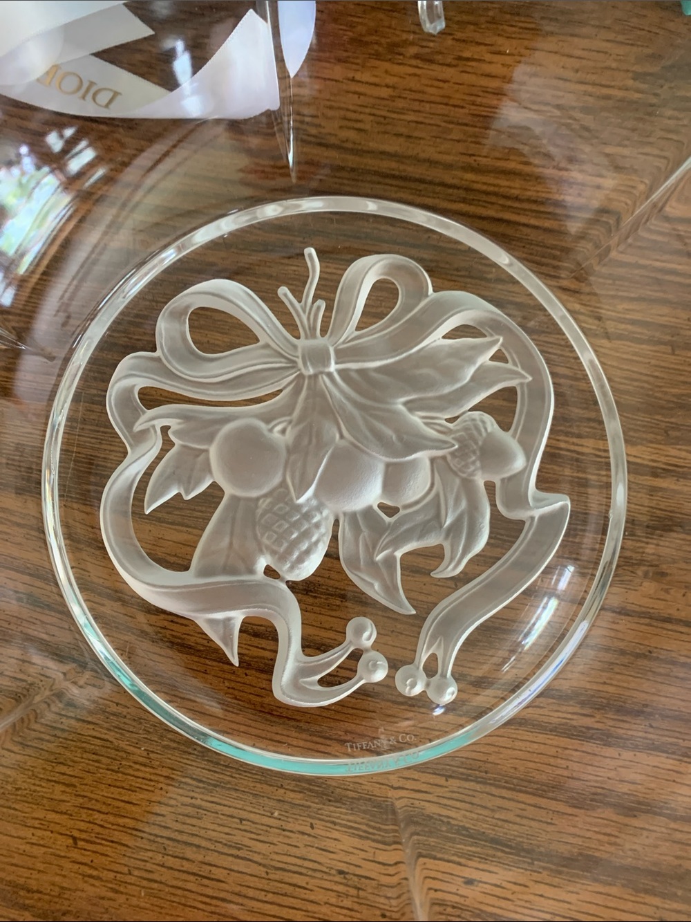 Tiffany & Co. Clear Etched Glass Serving Bowl holiday Christmas garland rare 712 - Picture 3 of 7